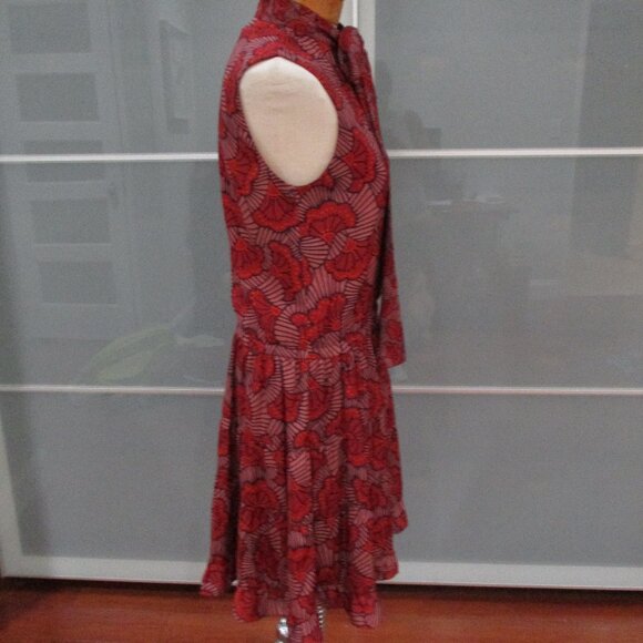 Alexis Sleeveless Button Front Shift Dress - Picture 4 of 6